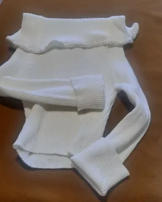 Jersey escote barco con pedrería