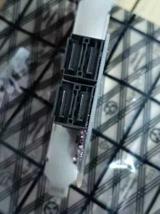 CONTROLADORA CONCEPTRONIC PCI EXPRESS 4x Sata