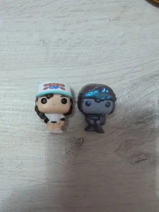 Lote 2 Funkos Stranger Things Kinder Joy