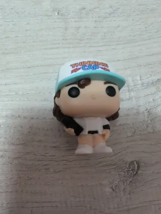 Lote 2 Funkos Stranger Things Kinder Joy