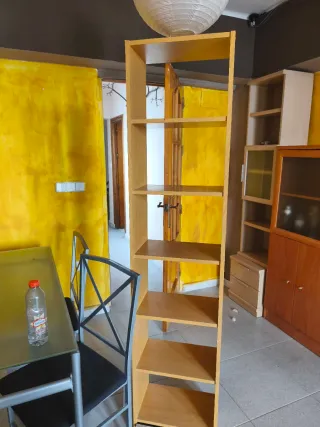 Estantería de madera