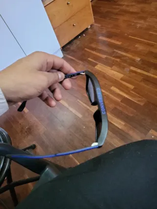 Gafas Converz y altavoz JBL