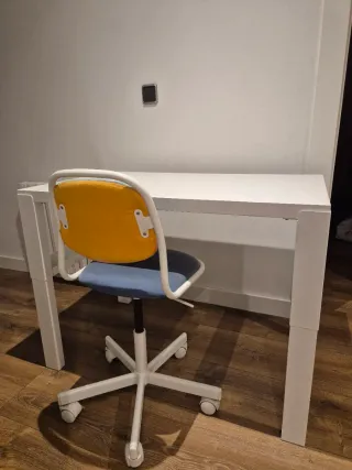 Silla infantil regulable en altura