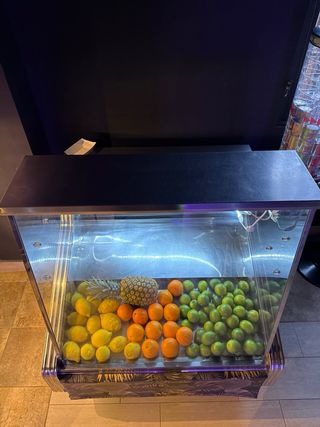 Nevera expositora de tartas y helados