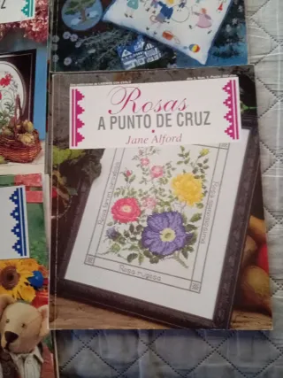5 revistas de coleción de punto de cruz,1€cada una
