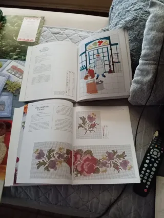 5 revistas de coleción de punto de cruz,1€cada una