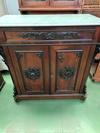 Cómoda de caoba antigua con mármol