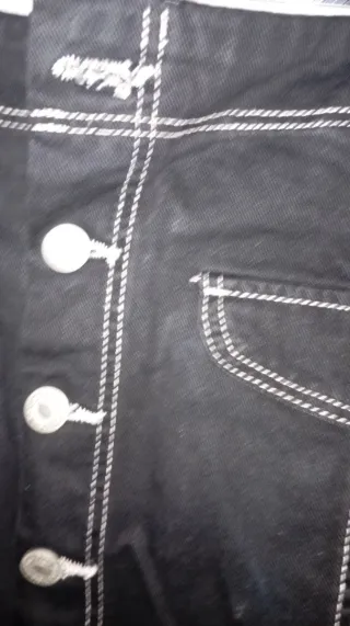 Falda pantalón negra con botones