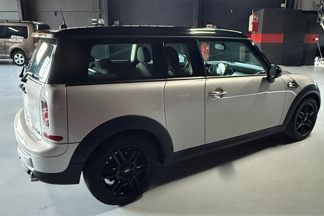 MINI Clubman 2011