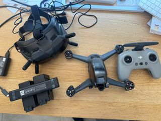 DJI FPV Drone + 2 Baterías y Cargador