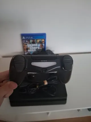 PS4 Slim 500GB + 2 Mandos + GTA V