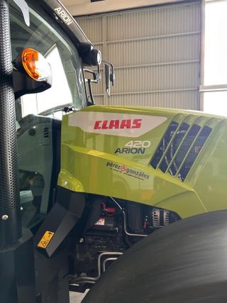 Tractor CLAAS ARION 420