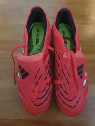Zapatos de fútbol Adidas Predator Rojos