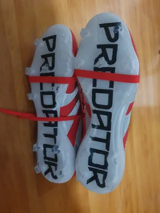 Zapatos de fútbol Adidas Predator Rojos