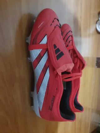 Zapatos de fútbol Adidas Predator Rojos