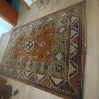 Alfombra grande estilo tribal