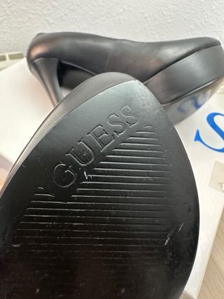 Zapatos Guess Tacón Plataforma Negros