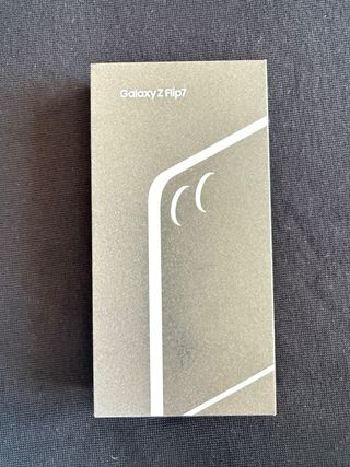 Samsung Galaxy Z Flip7 Coral
