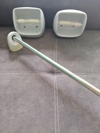 Toallero y portarrollos cerámica blanco Vintage.