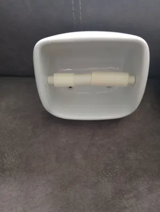 Toallero y portarrollos cerámica blanco Vintage.