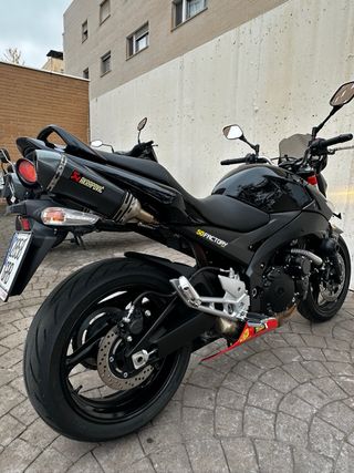 Suzuki GSR 600 Naked  Recibo vehículo o moto 125