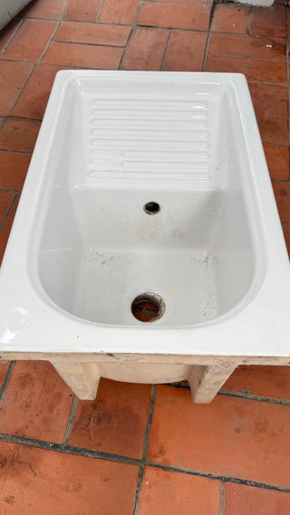 Pica de cerámica blanca para lavar ropa