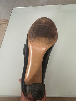 Zapatos tacón Ferragamo negros talla 40