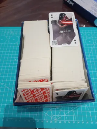 25 Cartas a elegir de baraja Star Wars Carrefour.