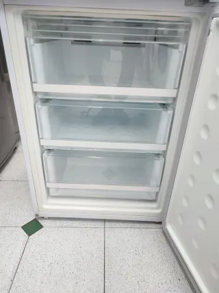 Nevera combi marca haier 191/60cm con garantía