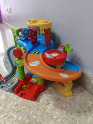 Garaje Multitaller Vtech + Grúa Tut Tut