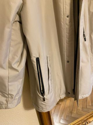 Chaqueta impermeable forrada beige
