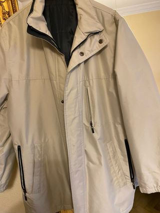 Chaqueta impermeable forrada beige