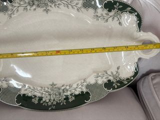 Fuente ovalada La Cartuja de Sevilla verde