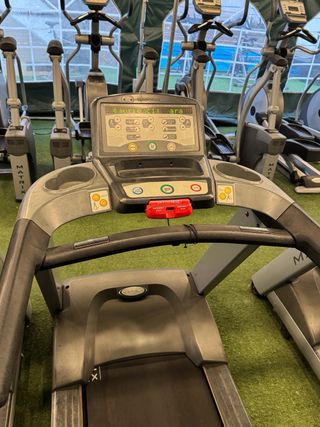 Cinta de correr profesional Matrix