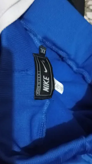 Conjunto deportivo Nike azul y negro