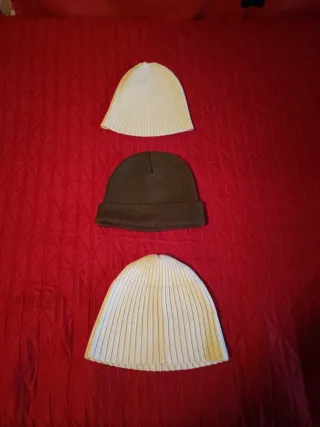 Set di 3 cappelli invernali (Nike, Adidas e Cony)