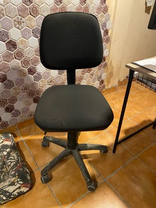 Silla de oficina negra
