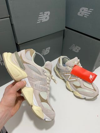 New Balance 9060 Beige y Blanco