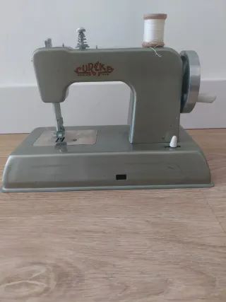 Máquina de coser infantil Eureka