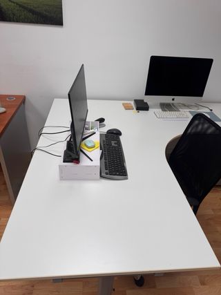 Mesa de oficina grande