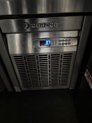Mesa Fría Coreco. Nevera tamaño Gastronorm 1/1