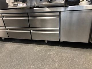 Mesa Fría Coreco. Nevera tamaño Gastronorm 1/1