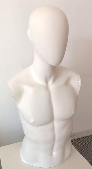Busto maniquí hombre (80x40 cm)