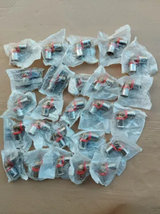 Piezas multicapa y latón