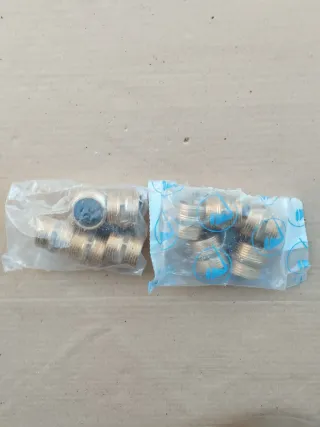 Piezas multicapa y latón