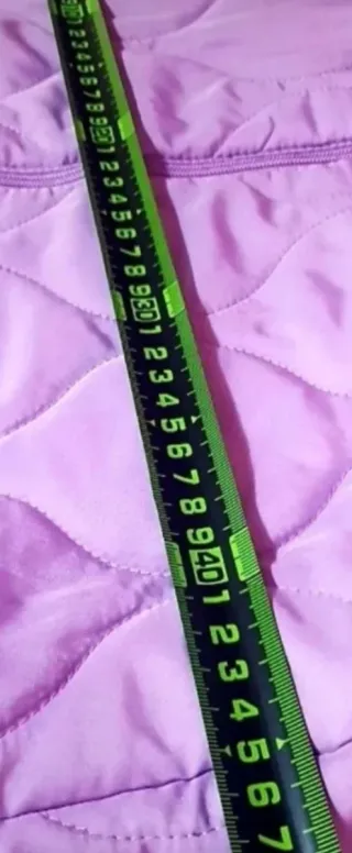 Chaleco morado acolchado con capucha Talla M