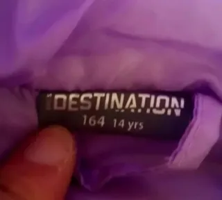 Chaleco morado acolchado con capucha Talla M