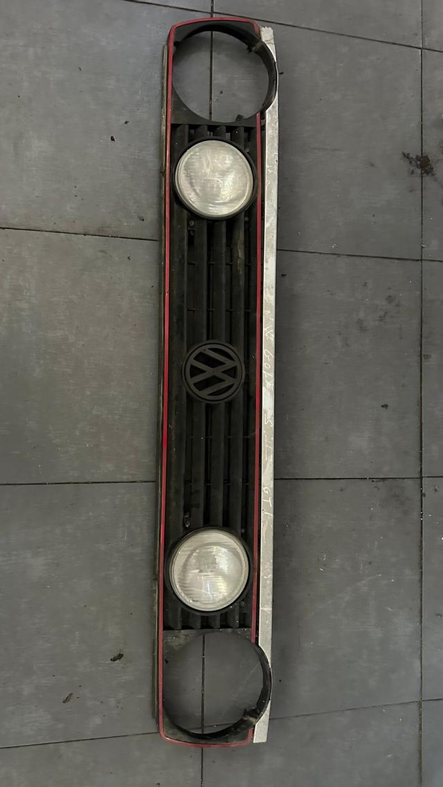 Rejilla Delantera VW Golf II Original