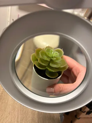 Lámpara de escritorio con lupa