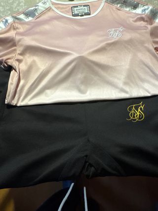 Conjunto SikSilk Camiseta Rosa Pantalón Negro